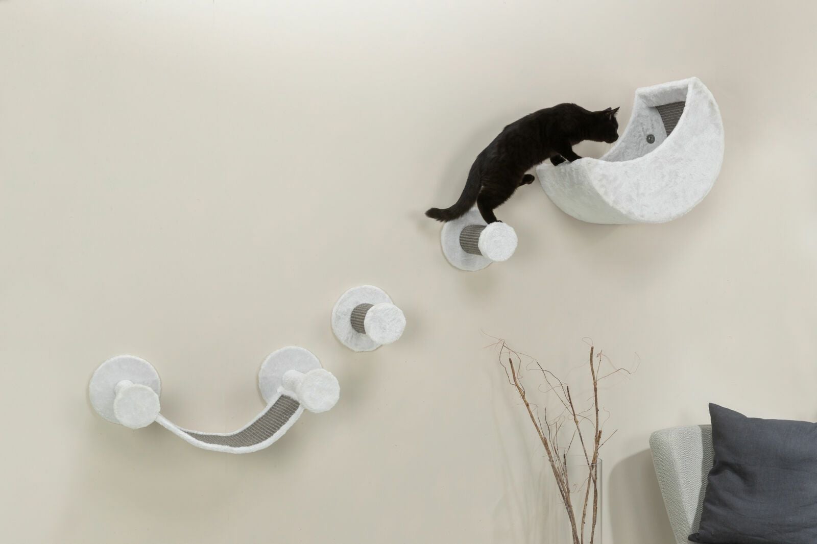猫用 キャットタワー KERBL ケアブル 壁掛け式 ドロミットタワー